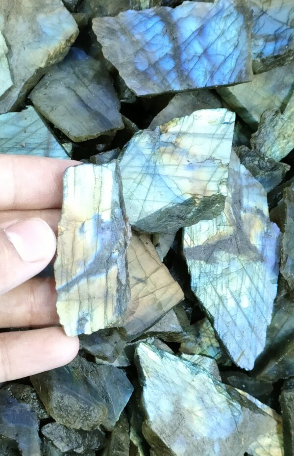 Labradorite 300$ per kg